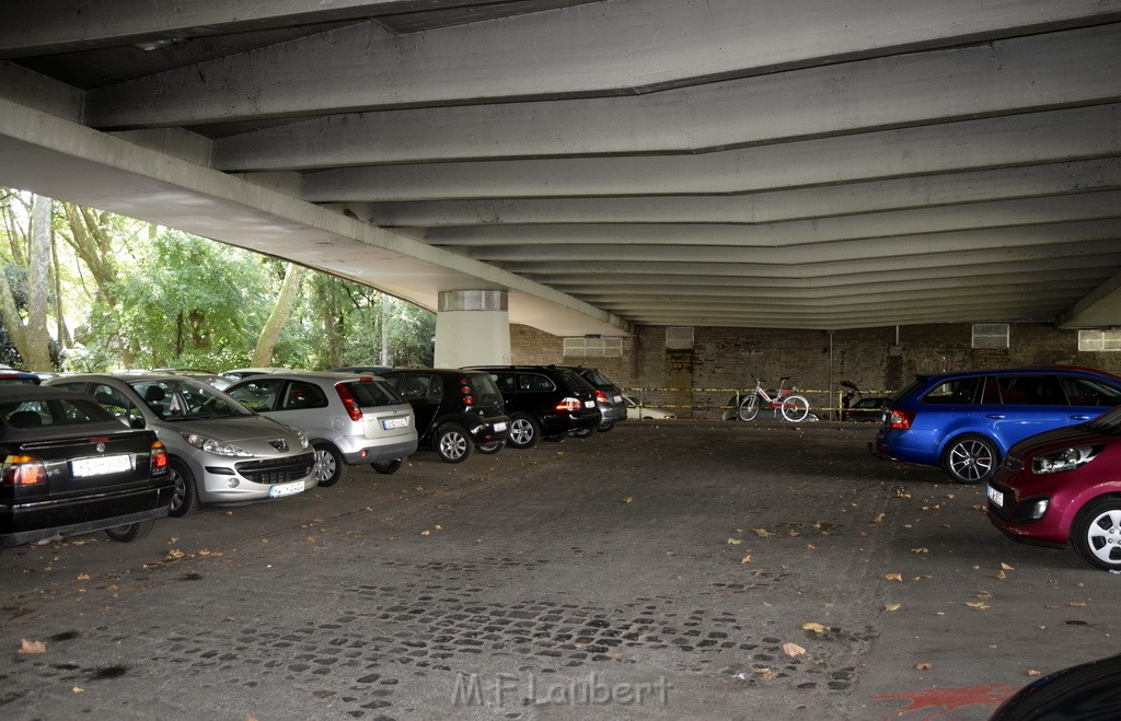 Auto 1 Koeln Suedstadt Weichserhof unter der Severinsbruecke P06.JPG - Miklos Laubert